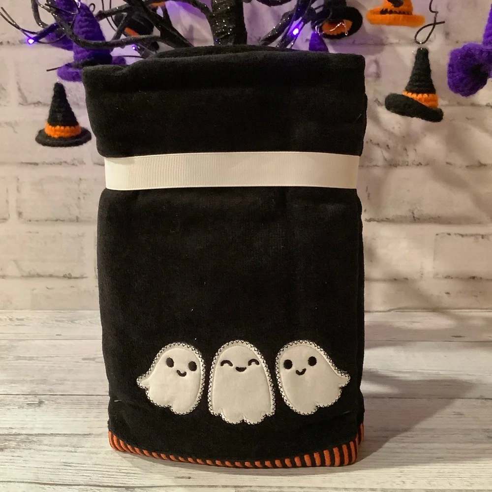 Caro Home nwt set